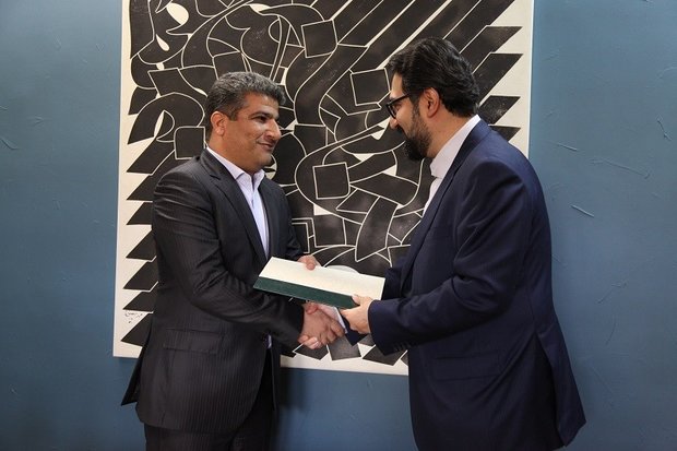 رونمایی و اهدا نشان ملی مهتاب در هشتمین جشنواره مدولباس فجر