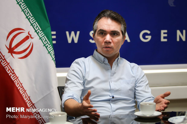 بین‌المللی‌ کردن نگرش بازی‌ساز ایرانی با زور امکان‌پذیر نیست